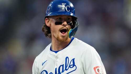 瓜帅-没看到针对维尼修斯的横幅 也许这激励了他